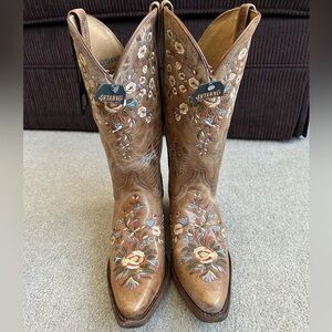 NWT Shyanne 10 M Maisie Floral EMBROIDERED Western Cowboy Boots